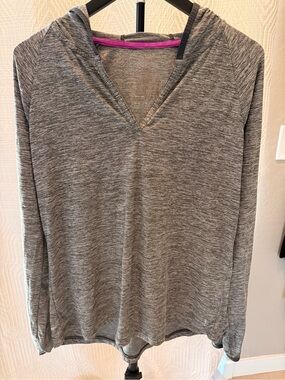 Danskin Women's Gray Hooded V-Neck Long Sleeve Top